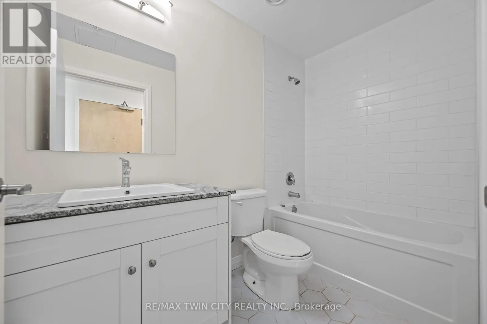 2407 - 60 CHARLES STREET W