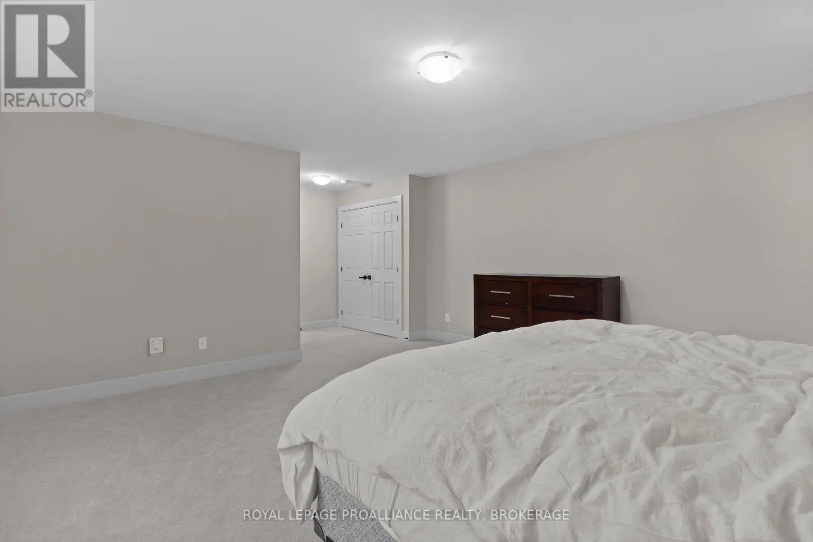 1601 WILLOW COURT