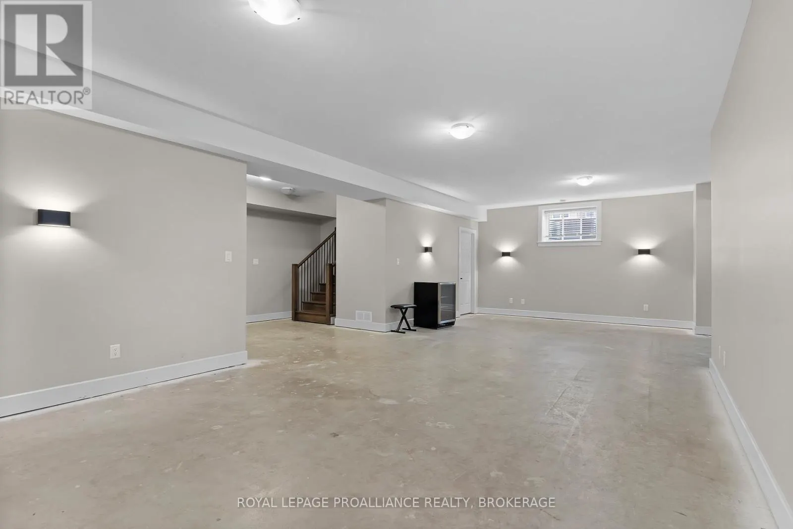 1601 WILLOW COURT