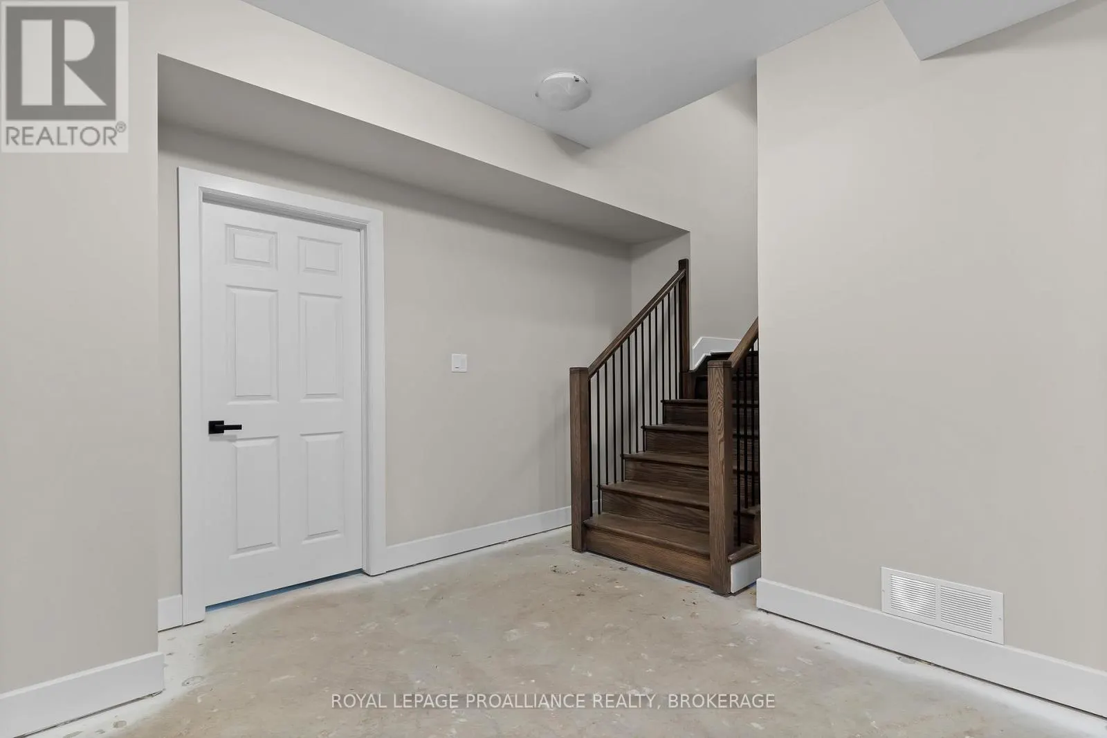 1601 WILLOW COURT