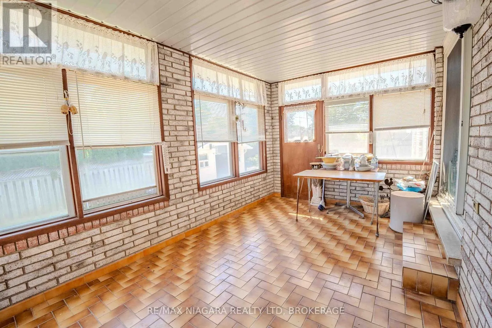 28 TANERA CRESCENT