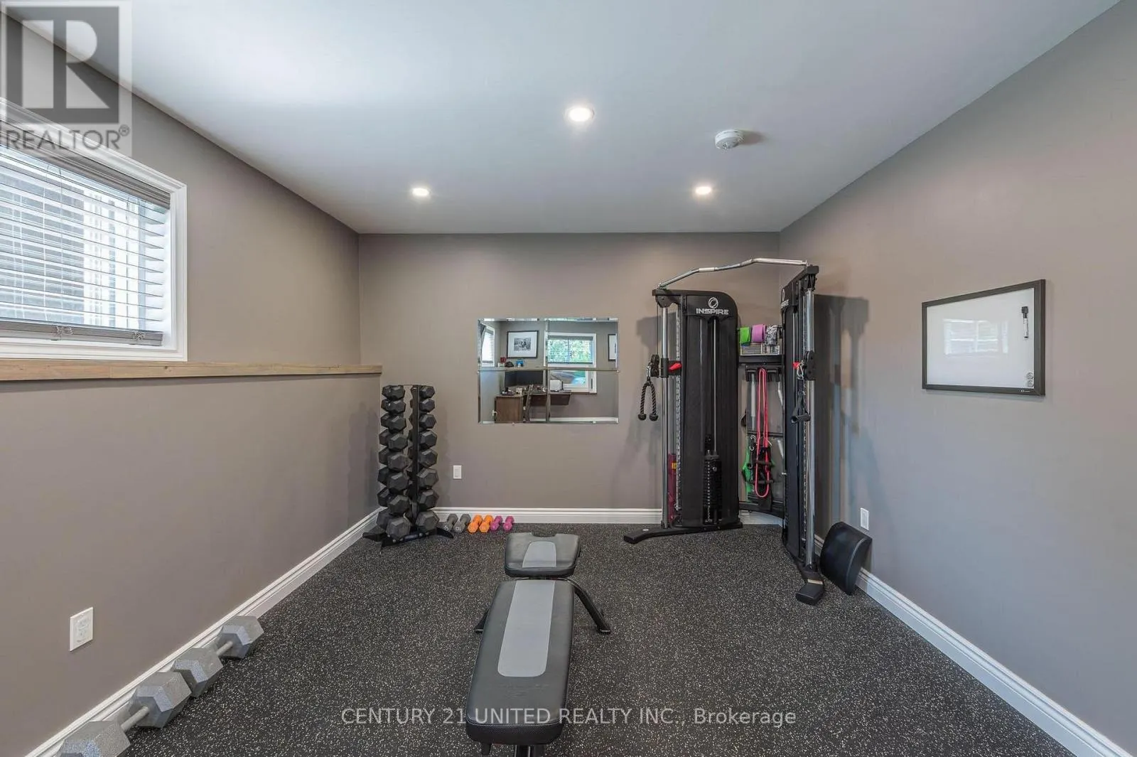 102 KING STREET W