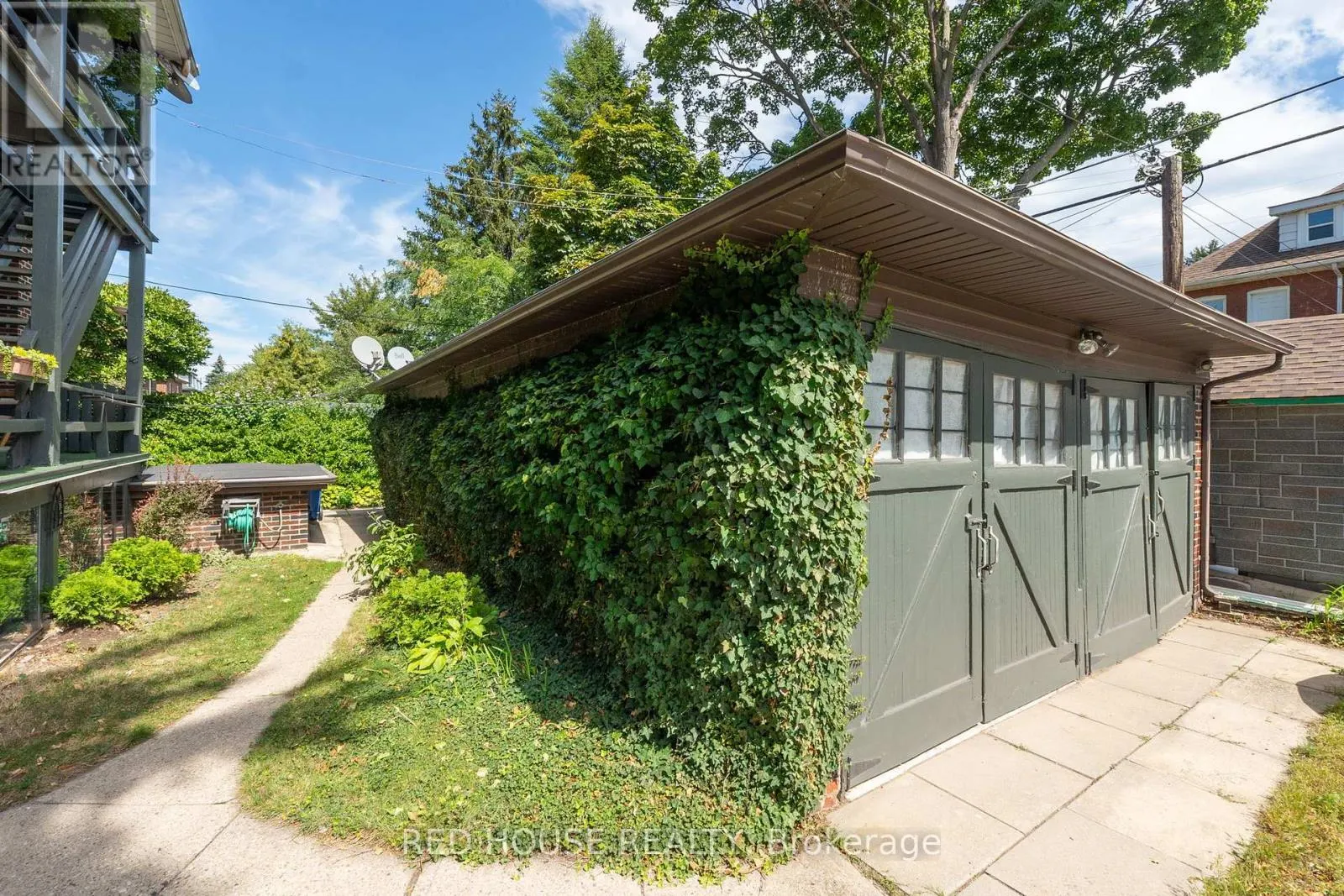 55 BALSAM AVENUE S