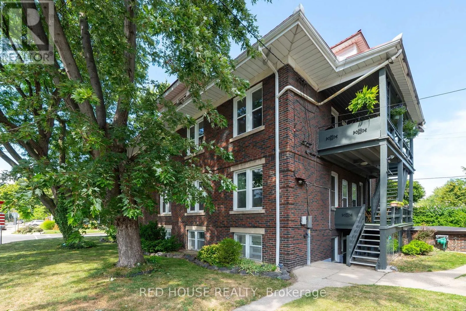 55 BALSAM AVENUE S