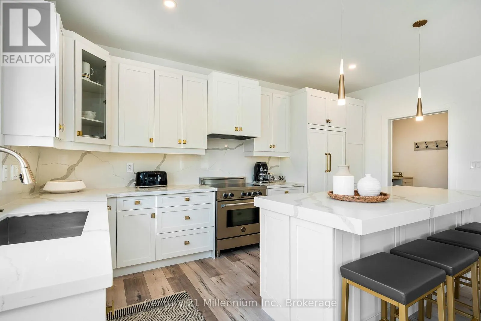 225 YELLOW BIRCH CRESCENT