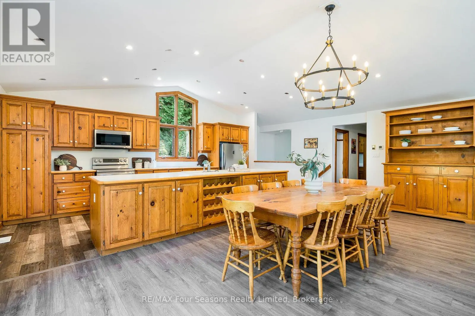 188 HIGHPOINT CRESCENT