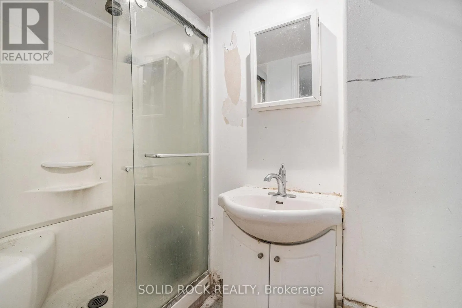 1432 LEIGH CRESCENT