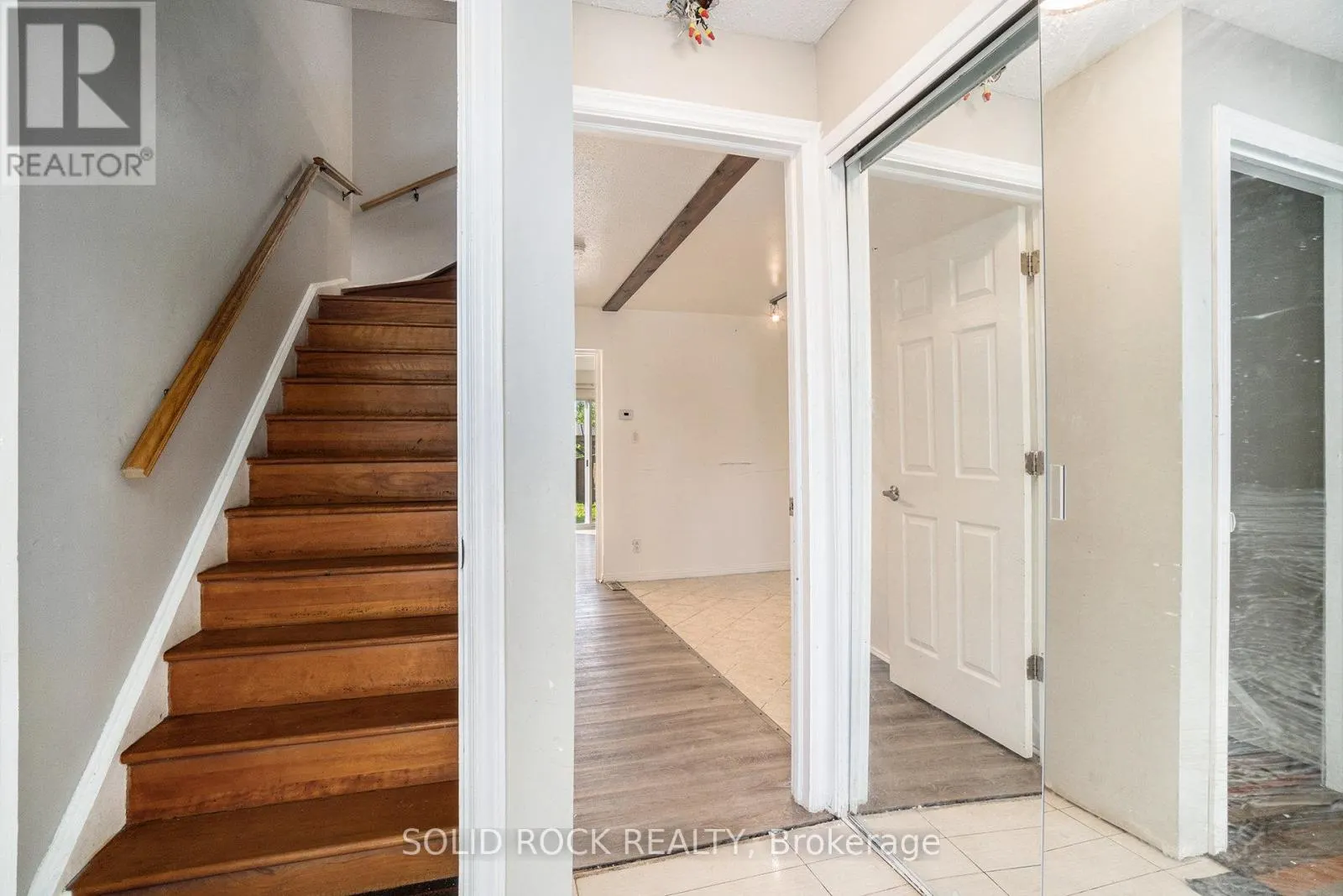 1432 LEIGH CRESCENT