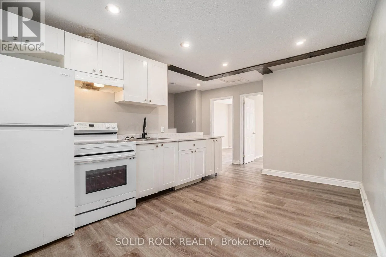 1432 LEIGH CRESCENT