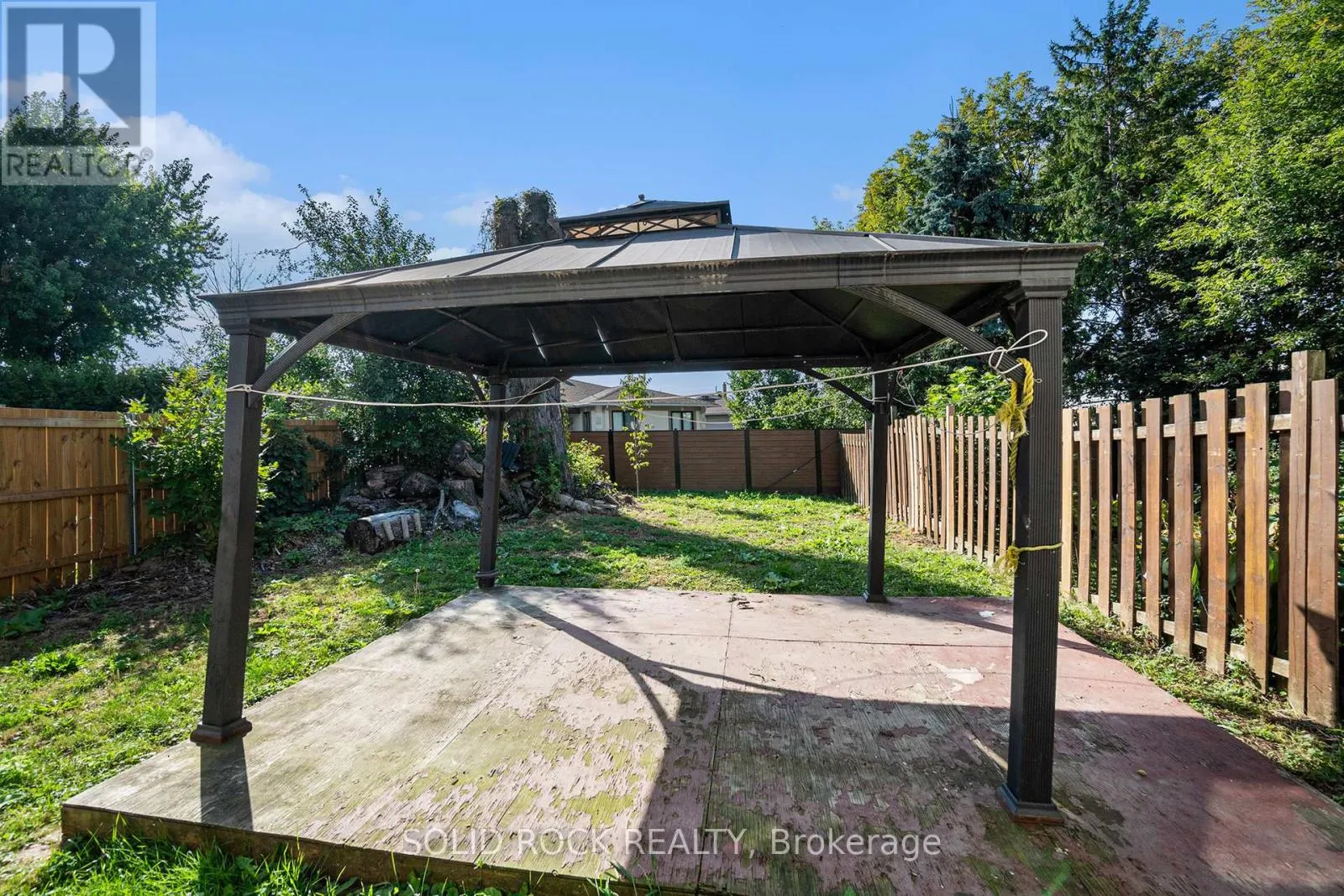 1432 LEIGH CRESCENT