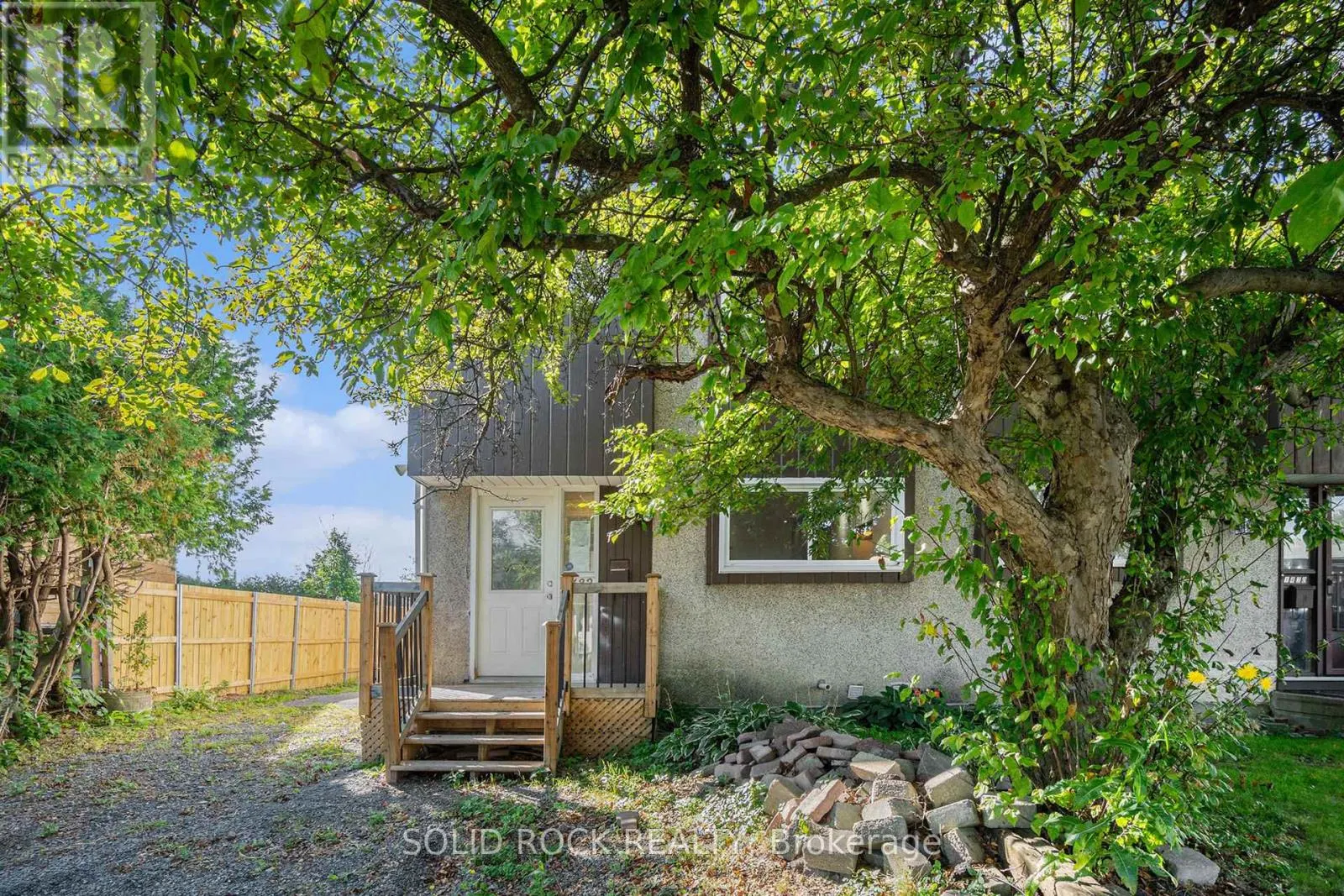 1432 LEIGH CRESCENT