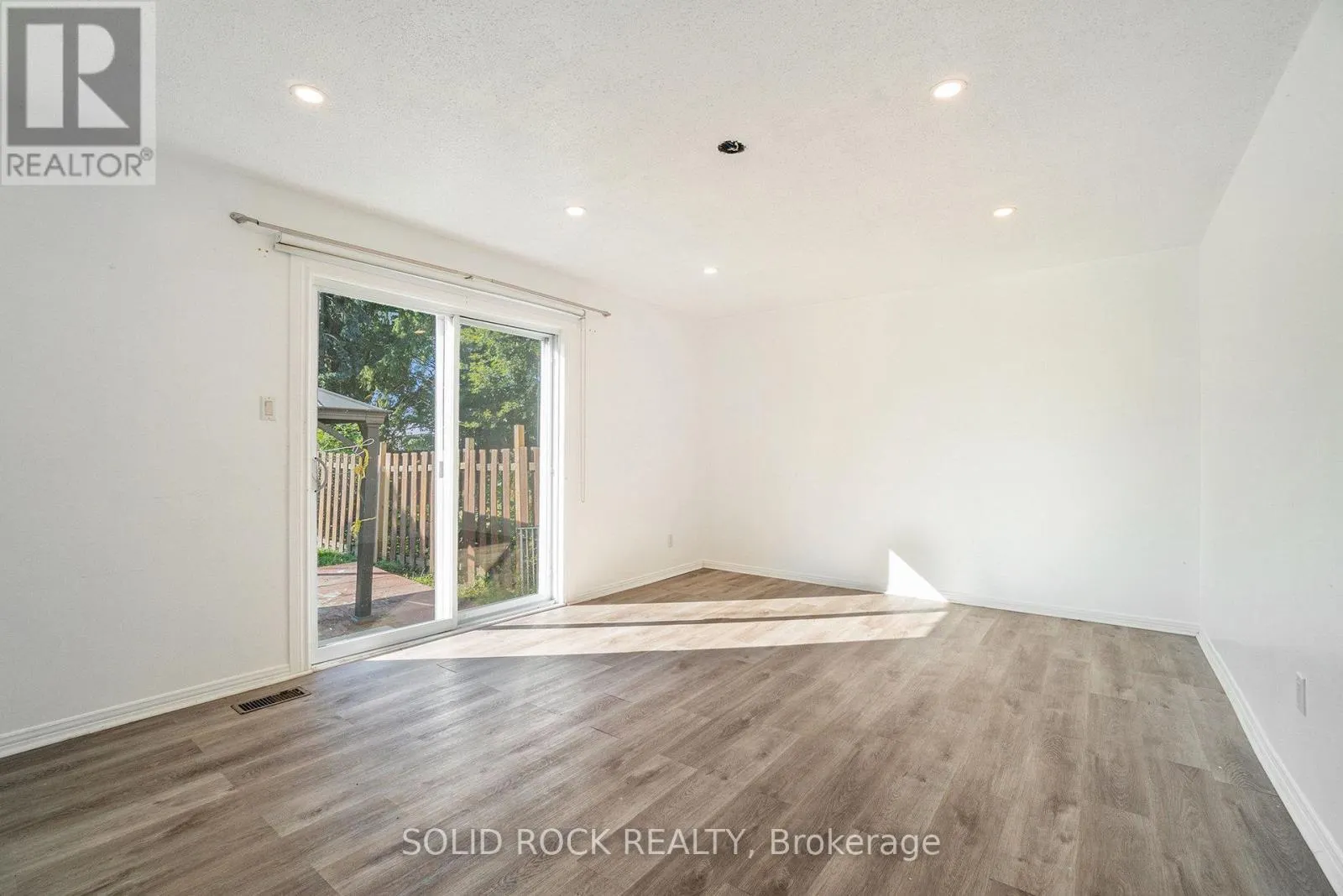 1432 LEIGH CRESCENT