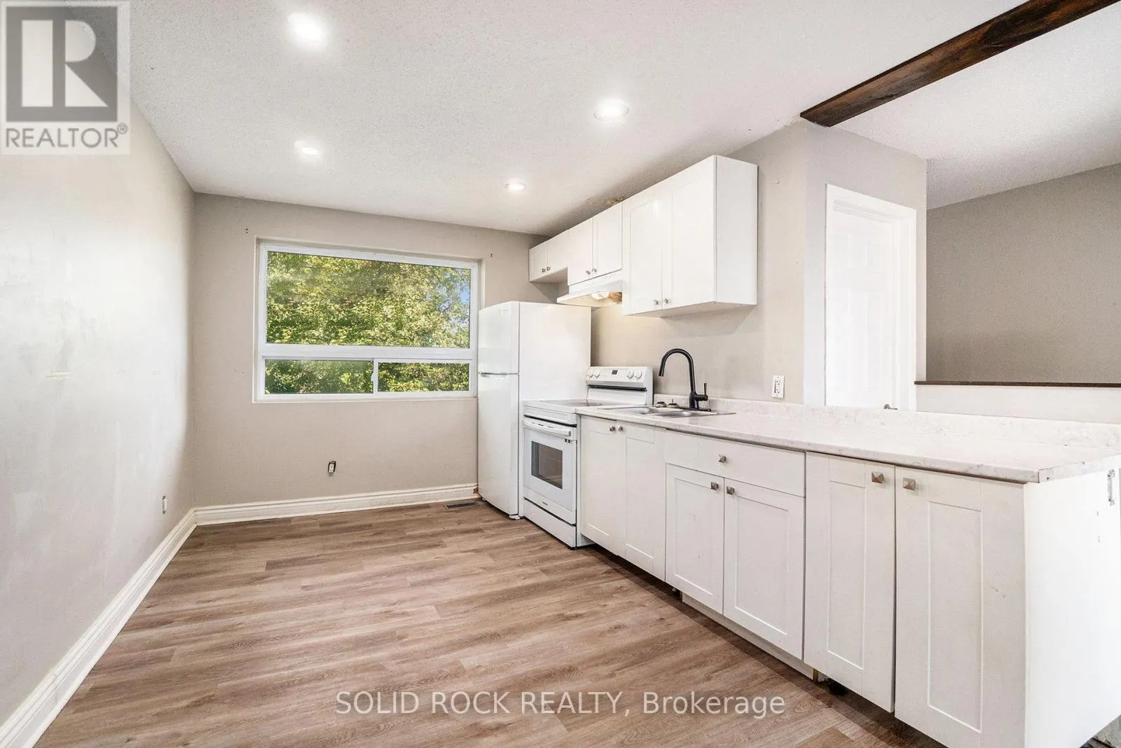 1432 LEIGH CRESCENT