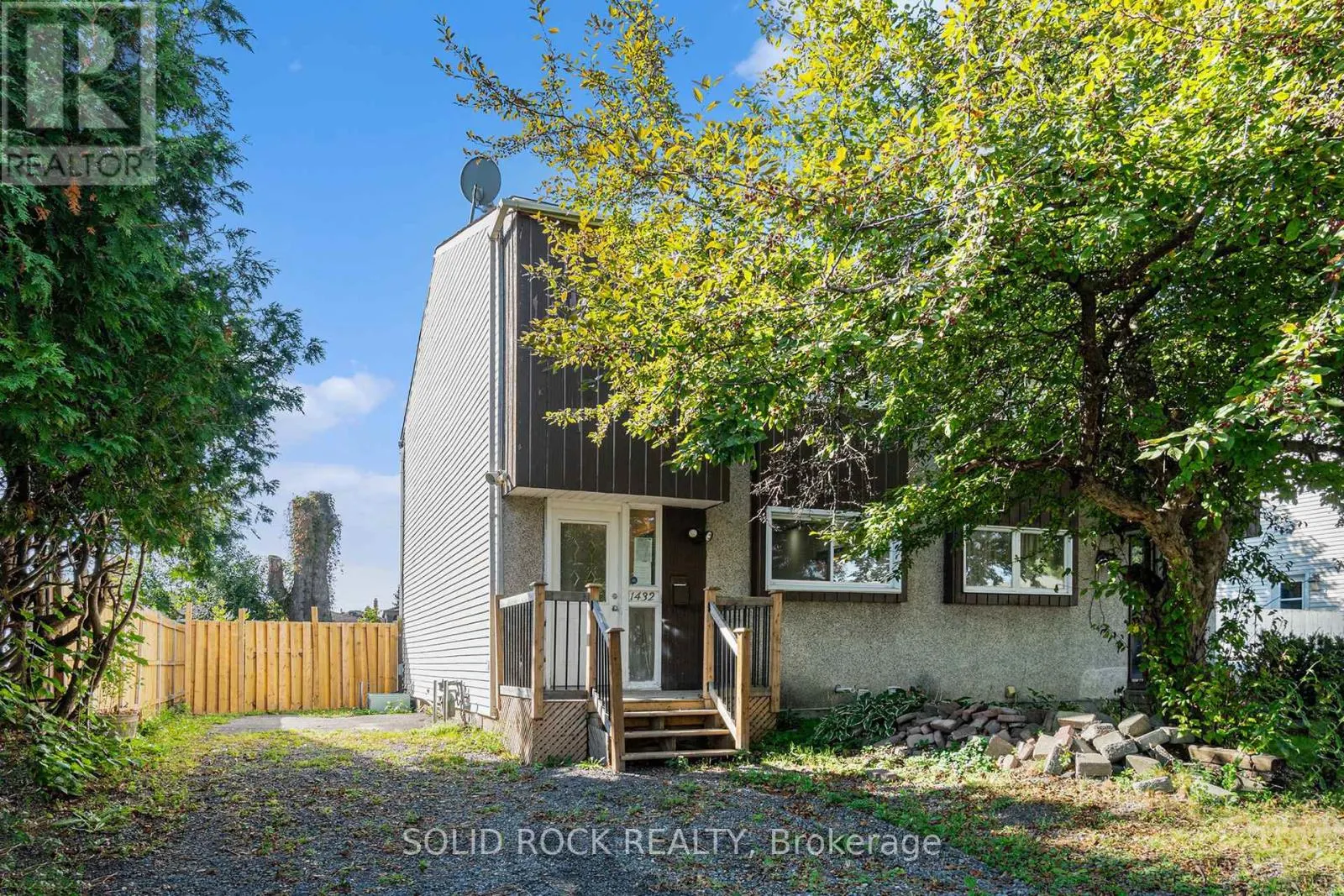 1432 LEIGH CRESCENT