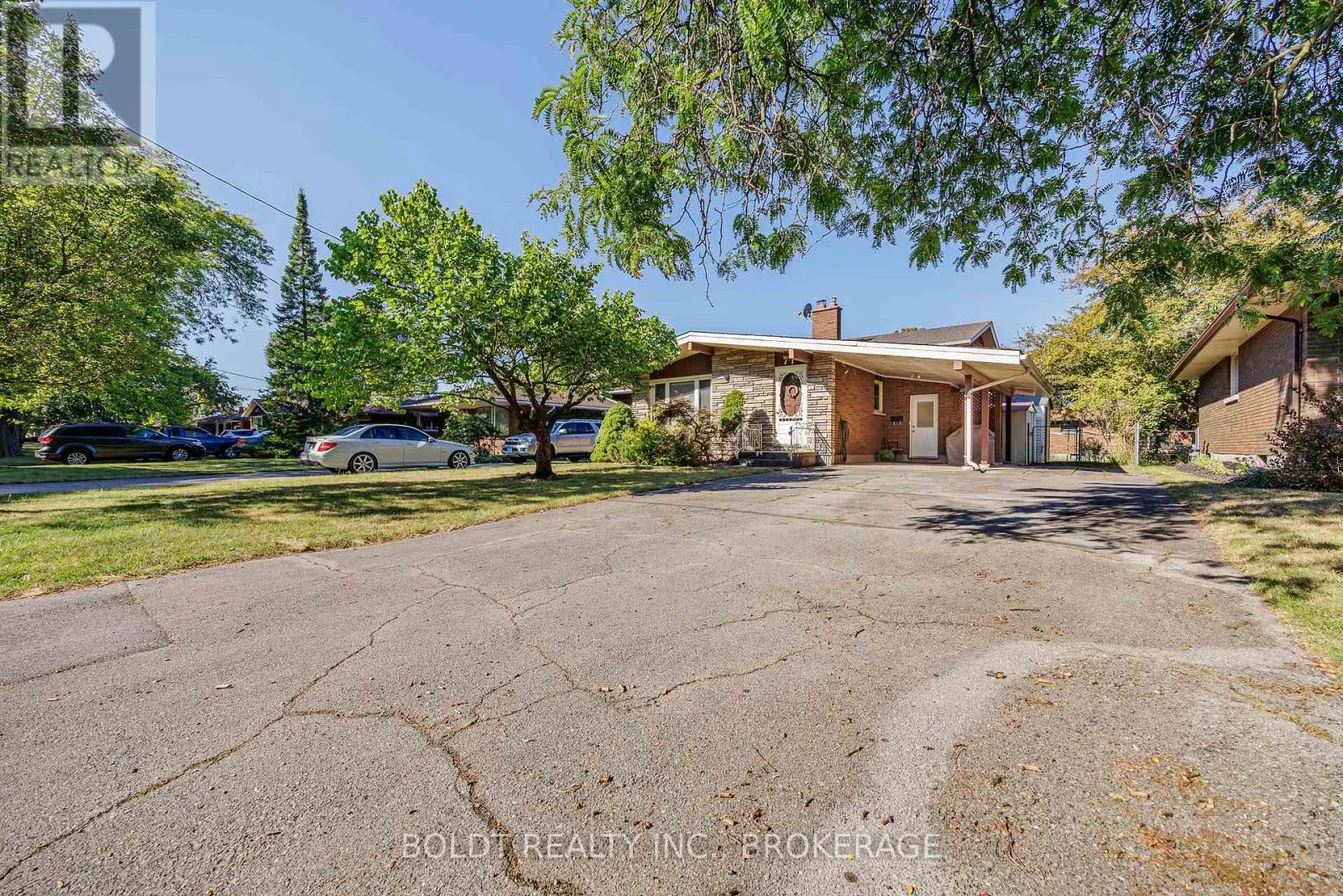 71 WINDWARD STREET