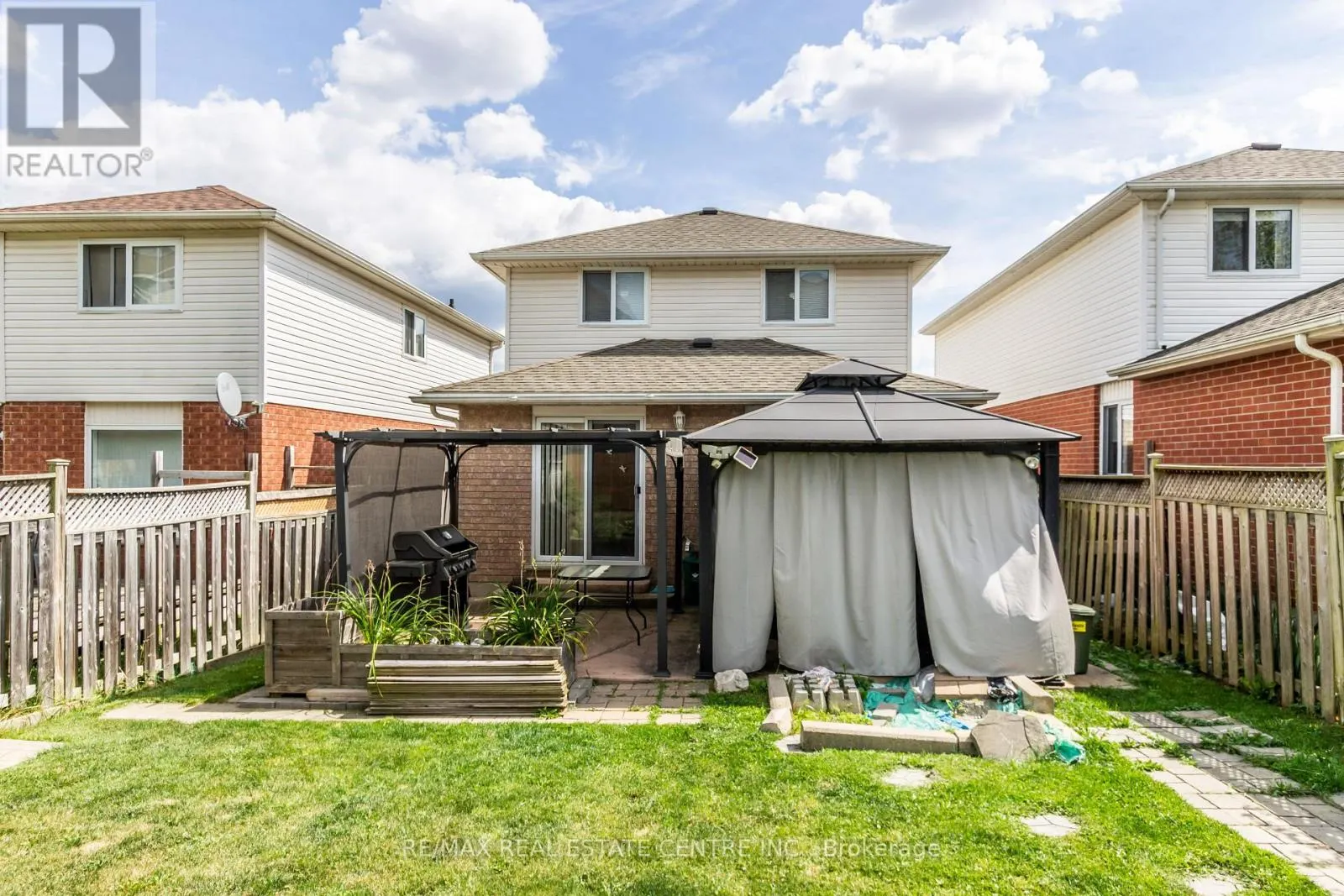 194 HOLLYRIDGE CRESCENT
