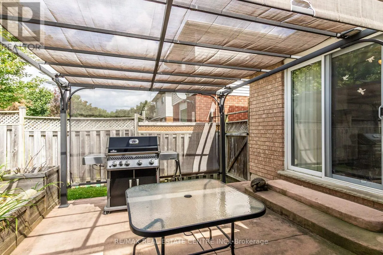 194 HOLLYRIDGE CRESCENT