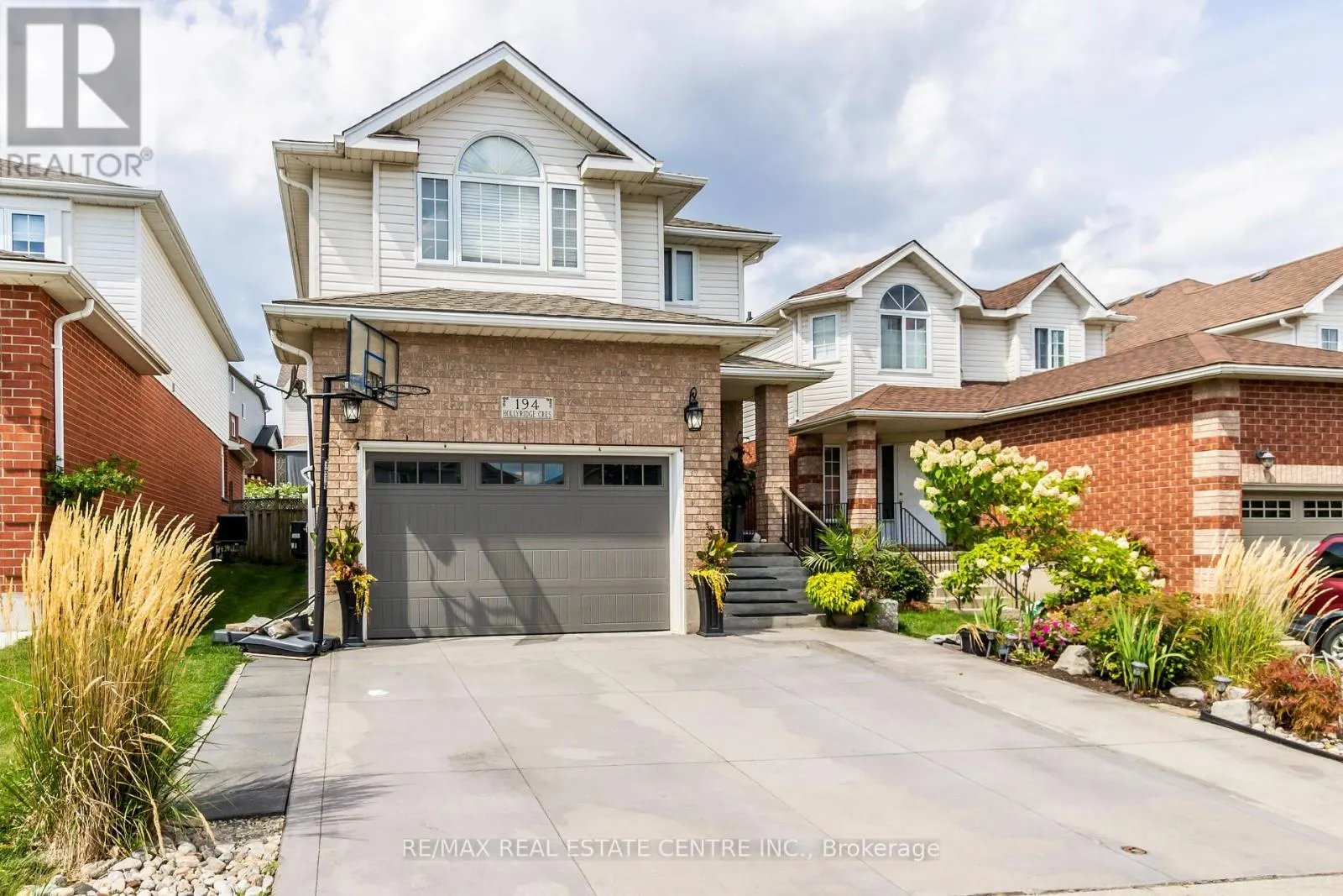 194 HOLLYRIDGE CRESCENT