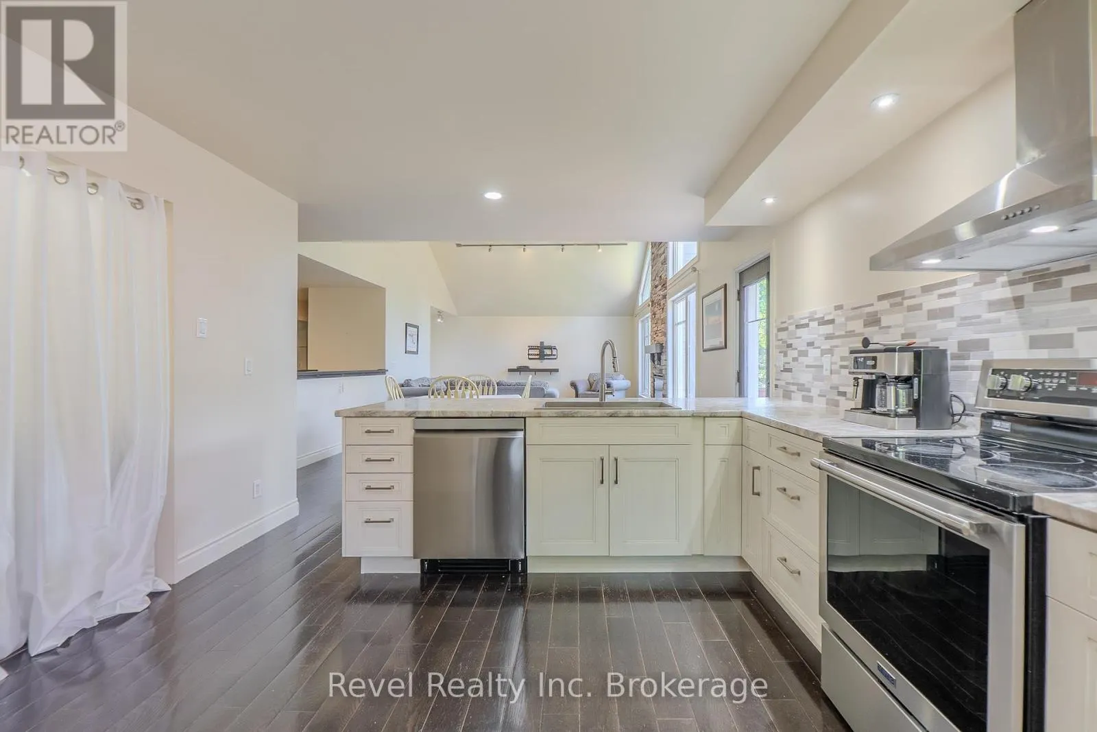 362 CHADBOURNE DRIVE