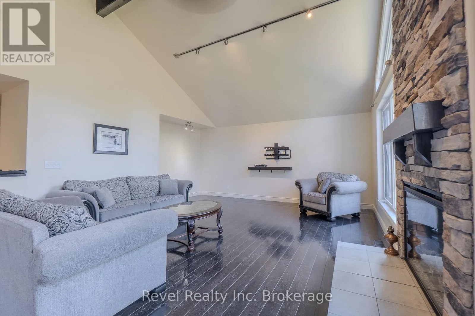 362 CHADBOURNE DRIVE