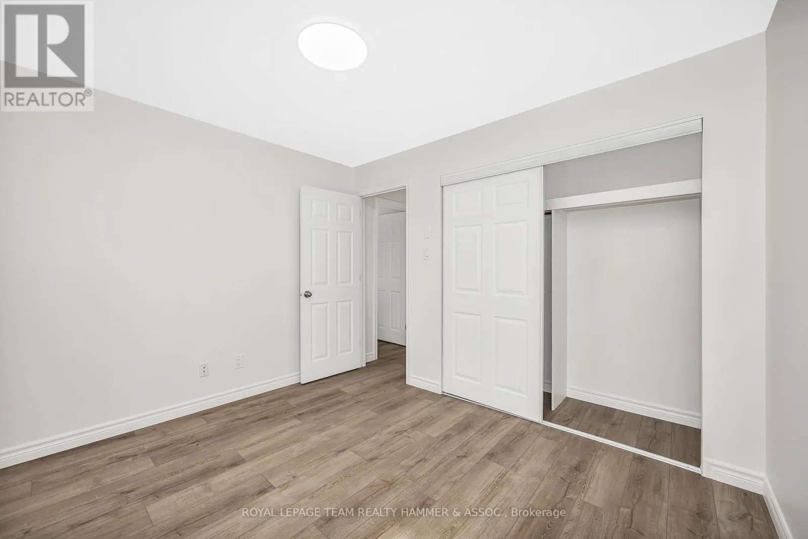 8 CHISHOLM COURT