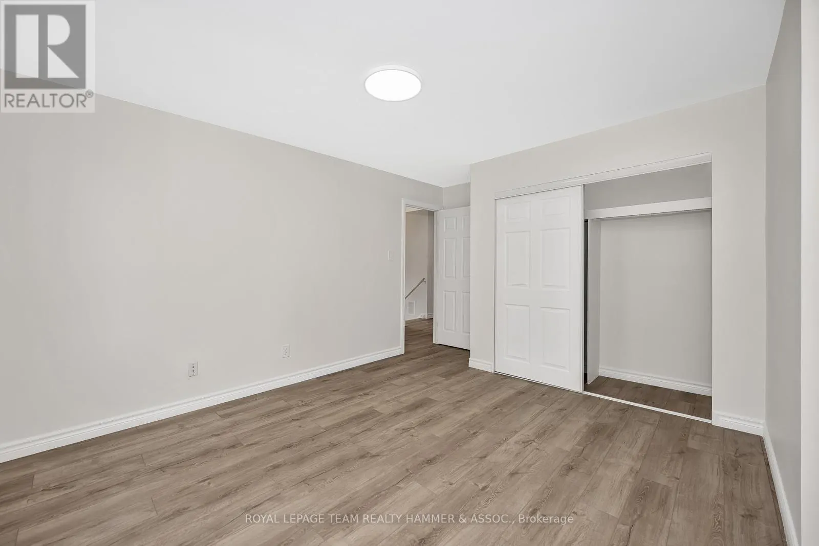 8 CHISHOLM COURT