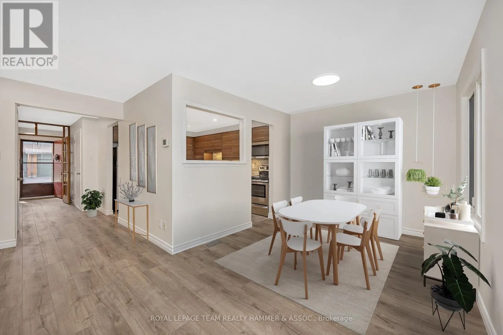 8 CHISHOLM COURT