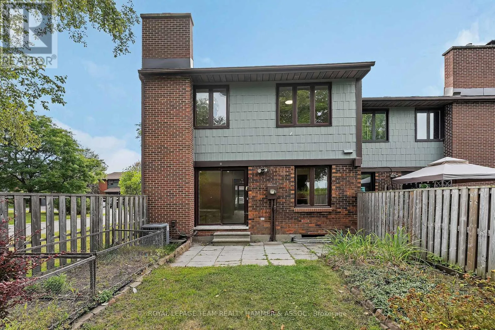 8 CHISHOLM COURT