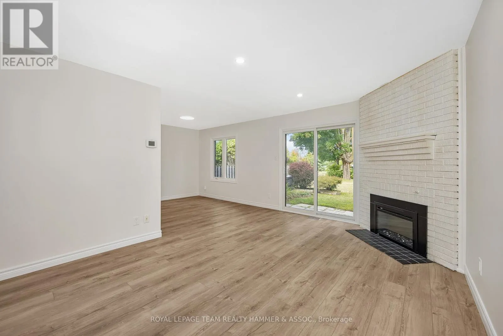 8 CHISHOLM COURT
