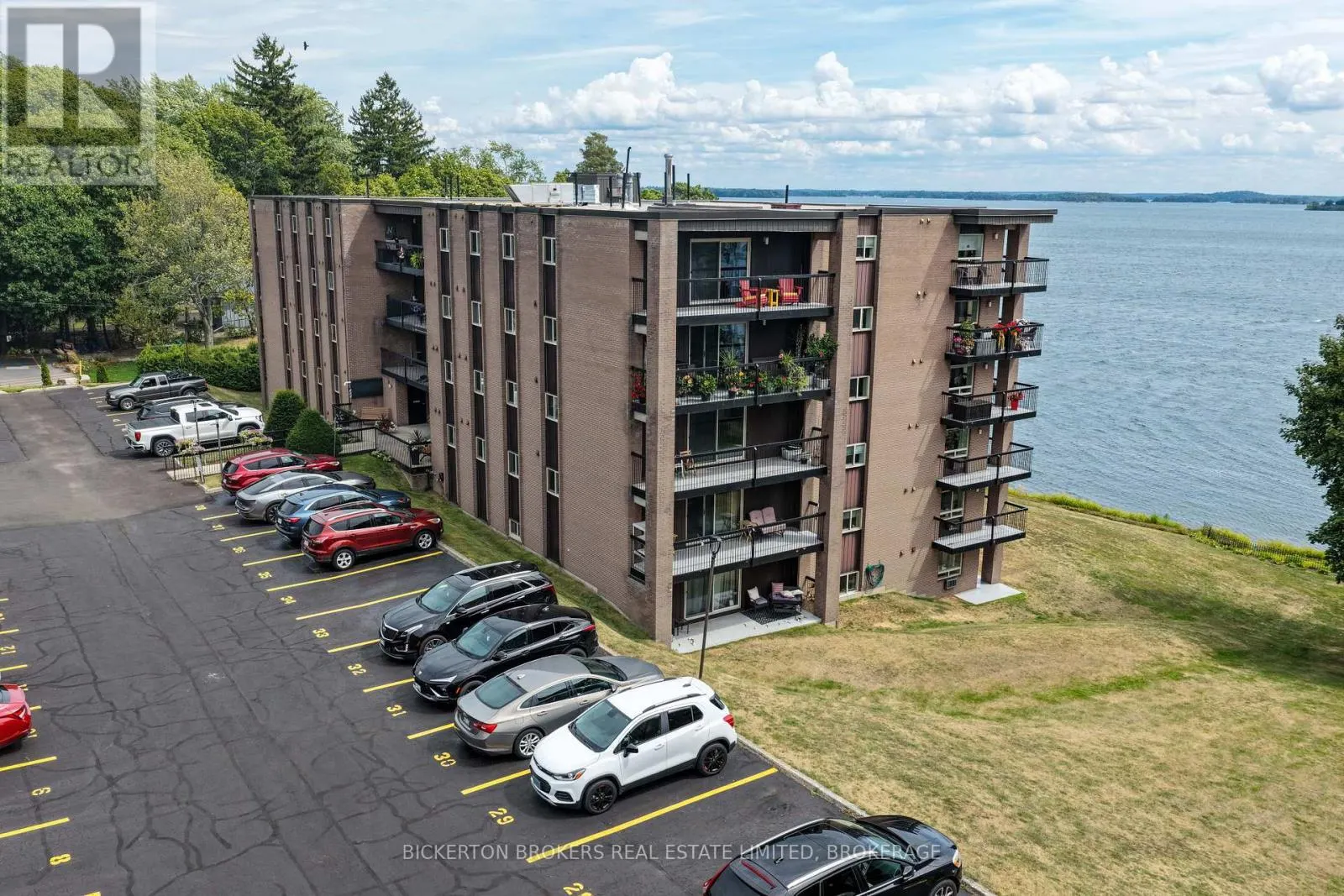 301 - 610 WILLIAM STREET S, #301