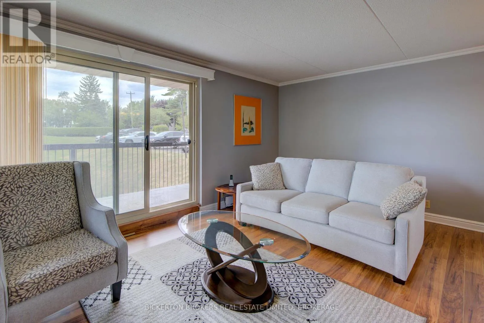 301 - 610 WILLIAM STREET S, #301
