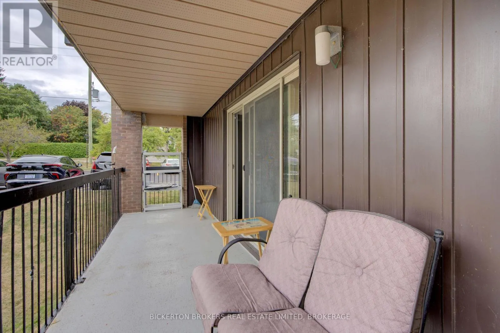301 - 610 WILLIAM STREET S, #301