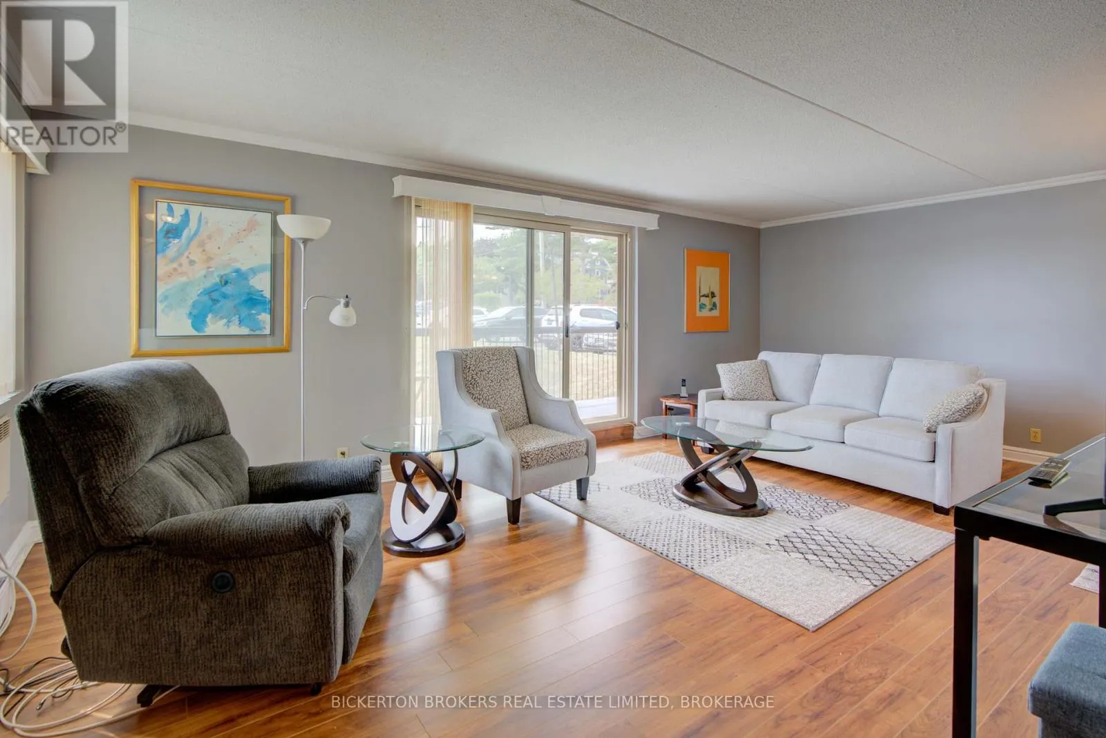 301 - 610 WILLIAM STREET S, #301