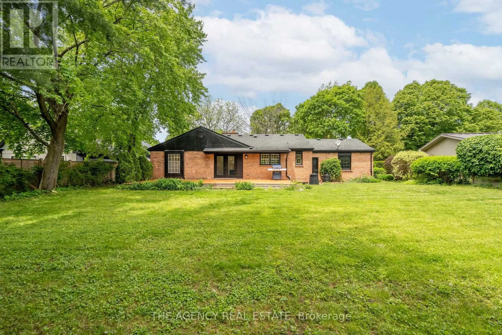 38 HUNT VILLAGE CRESCENT