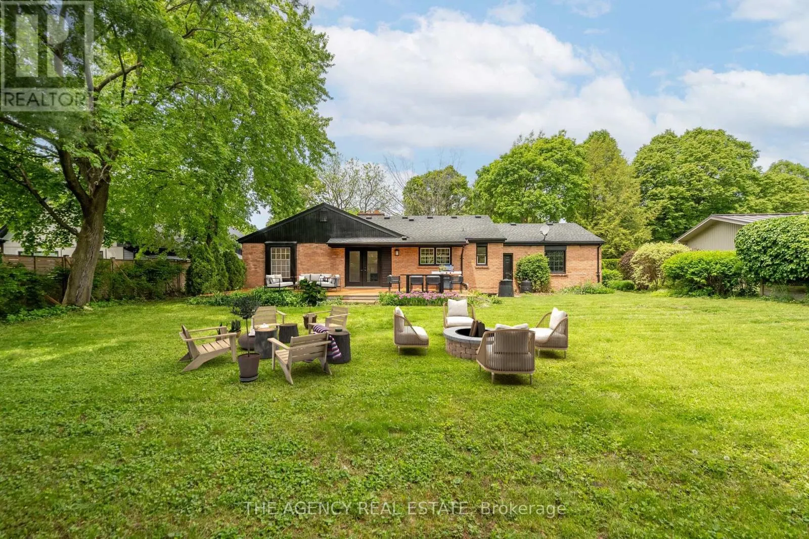 38 HUNT VILLAGE CRESCENT