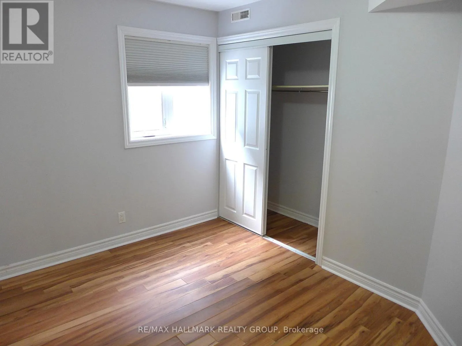 2 - 216 CARILLON STREET