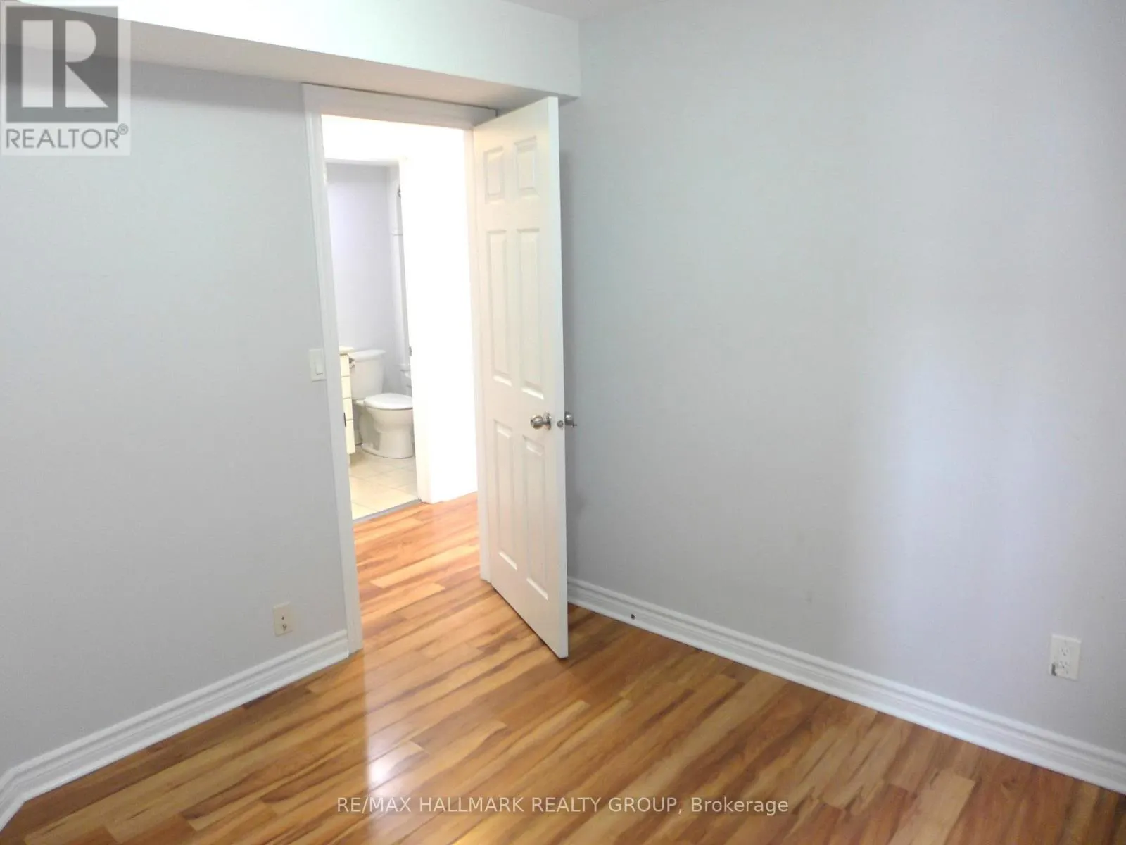 2 - 216 CARILLON STREET