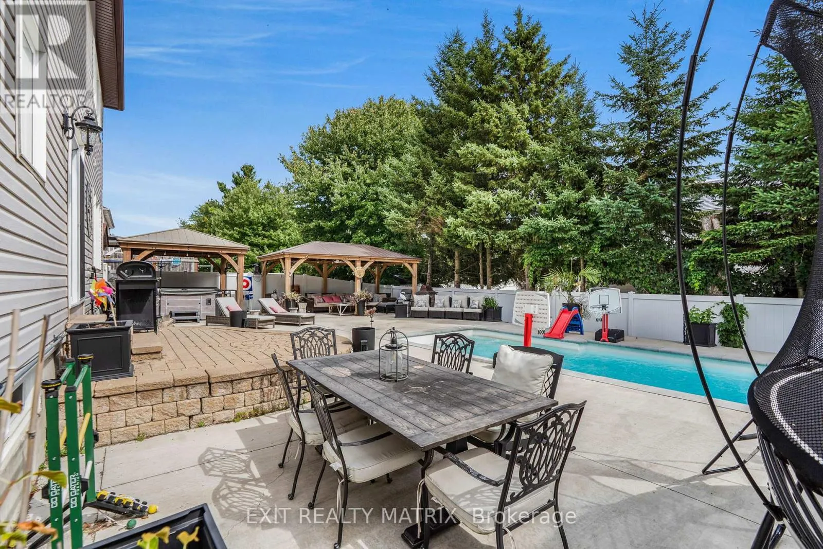 116 LAMADELEINE BOULEVARD
