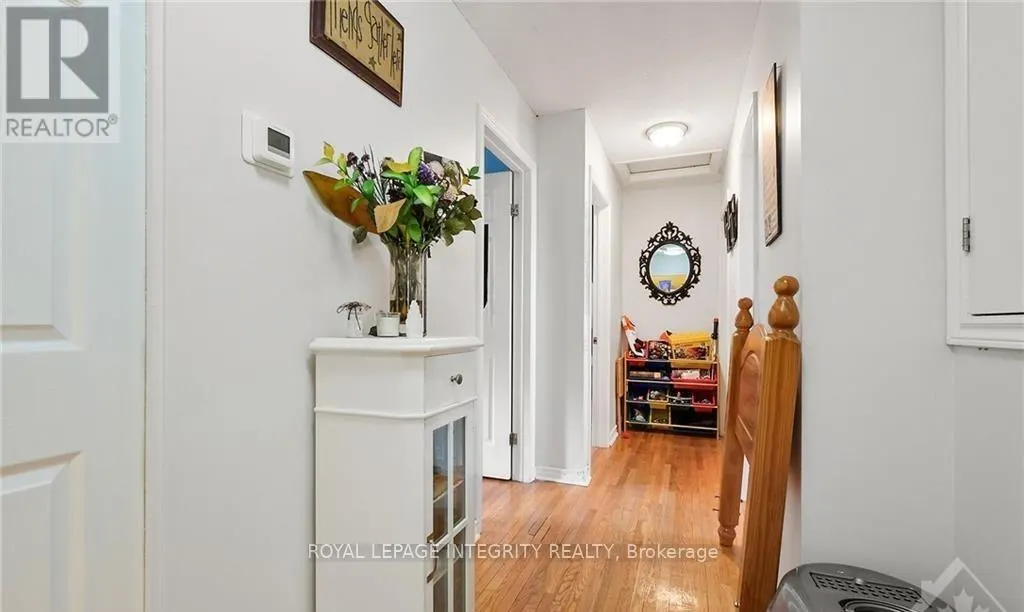 2142 MONSON CRESCENT