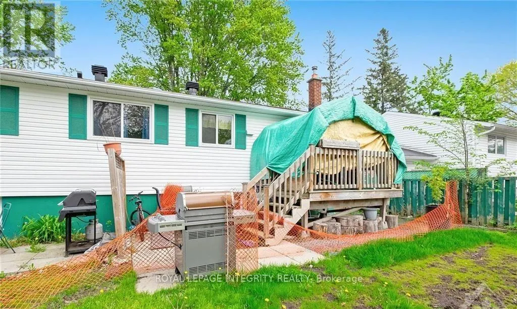 2142 MONSON CRESCENT