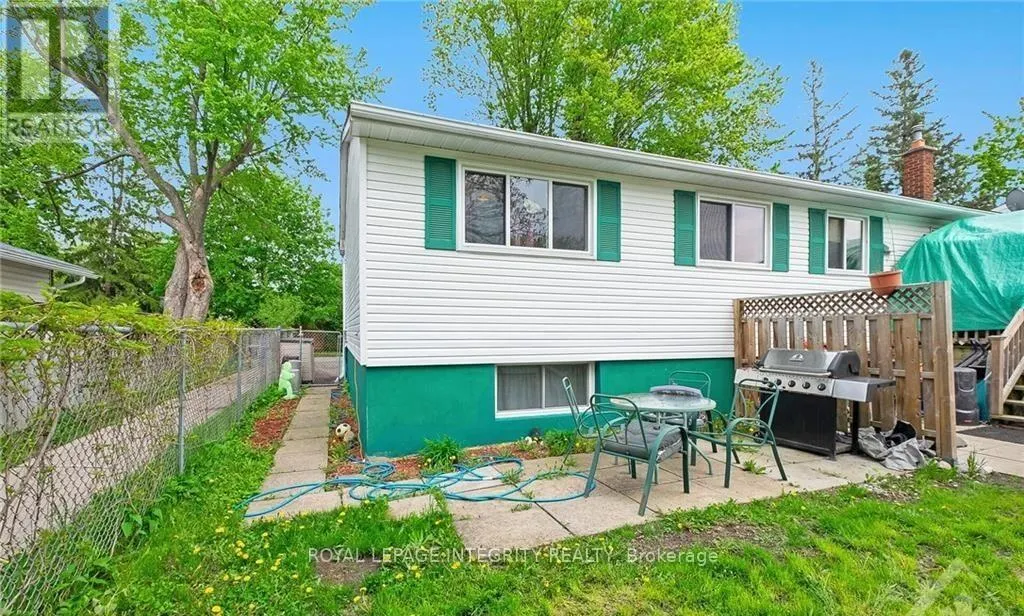 2142 MONSON CRESCENT