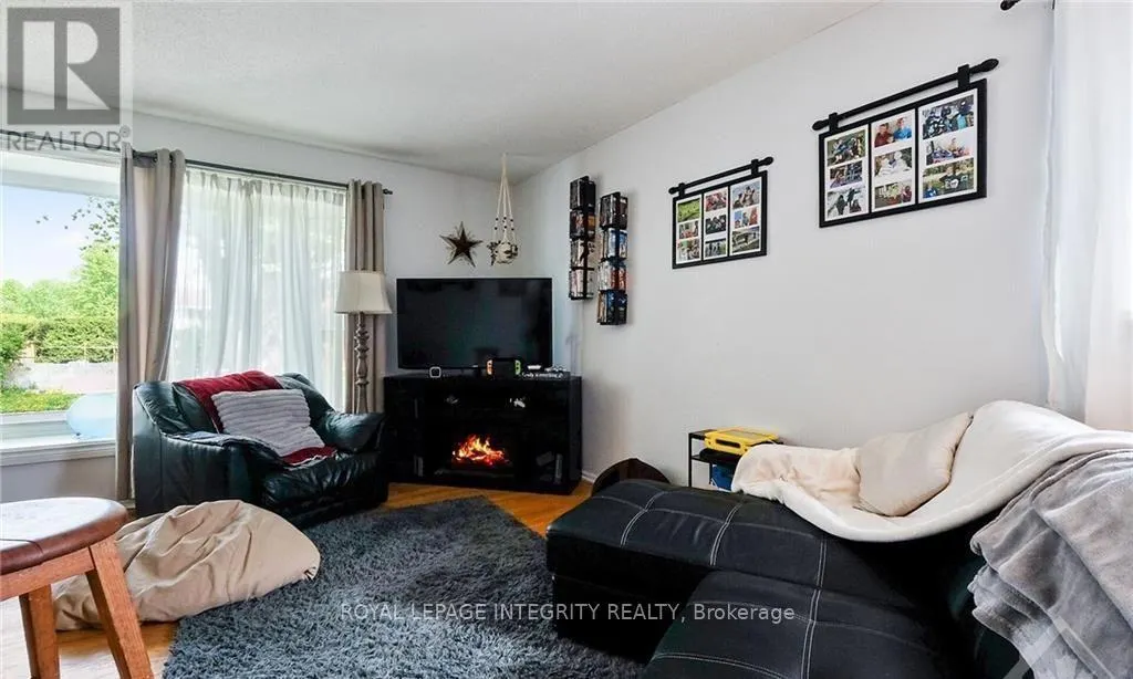 2142 MONSON CRESCENT