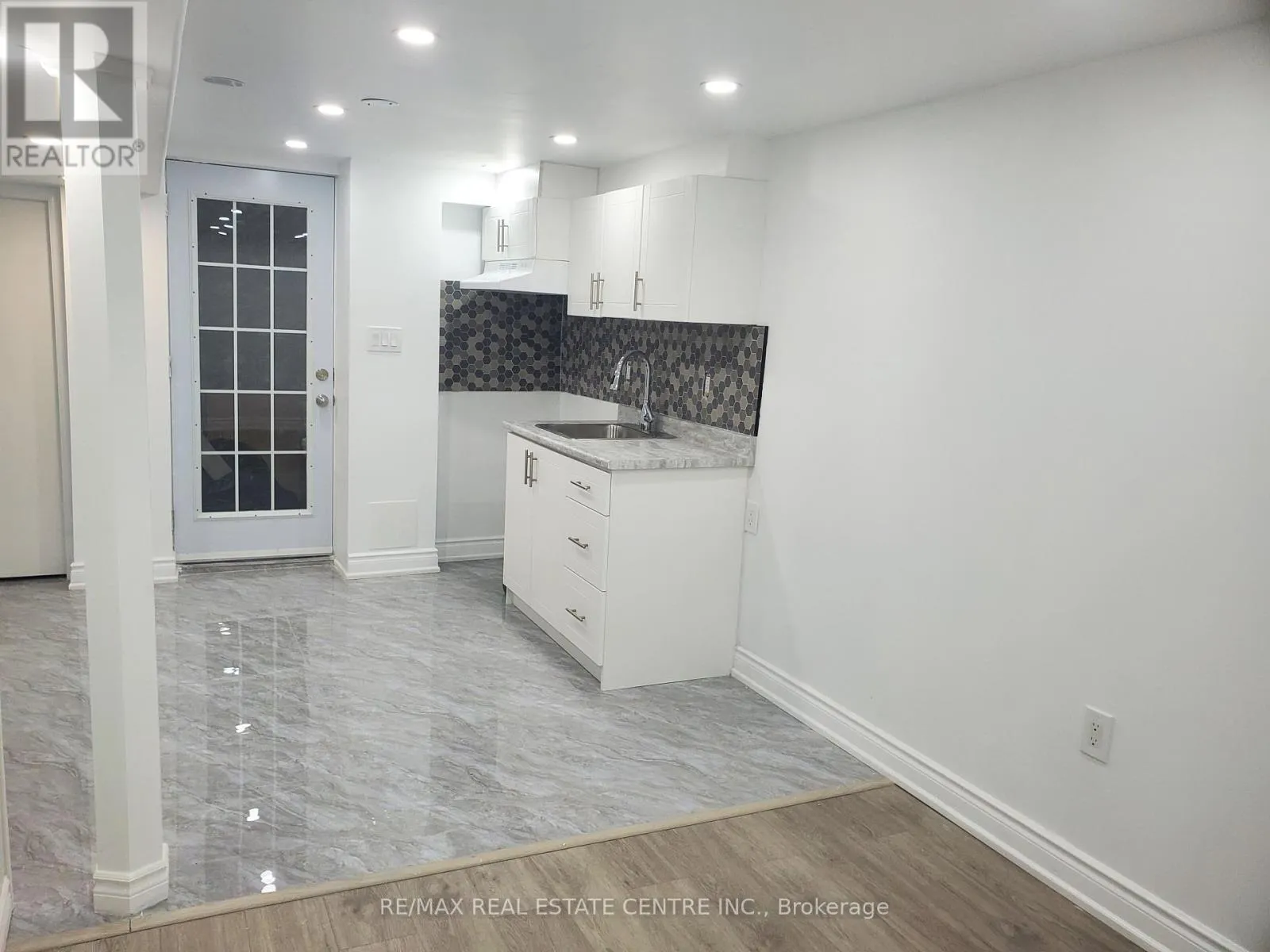 89 GLAMIS ROAD