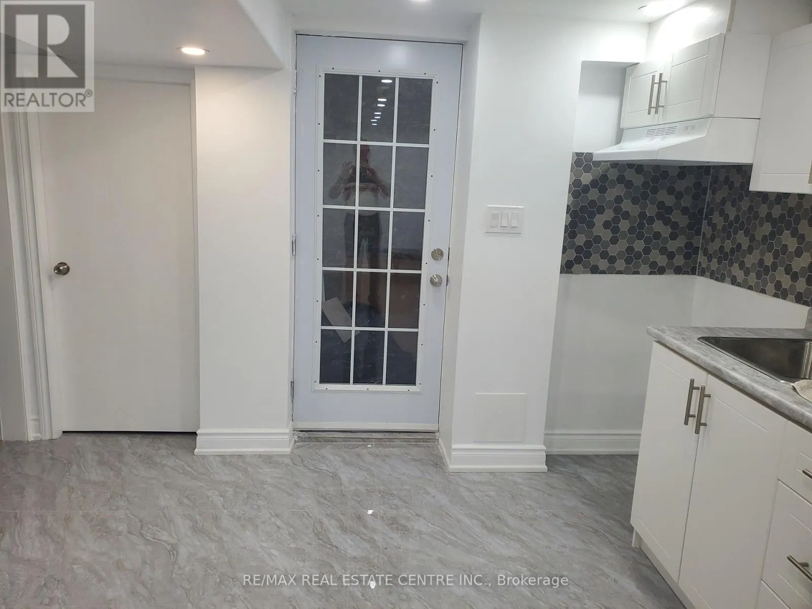 89 GLAMIS ROAD