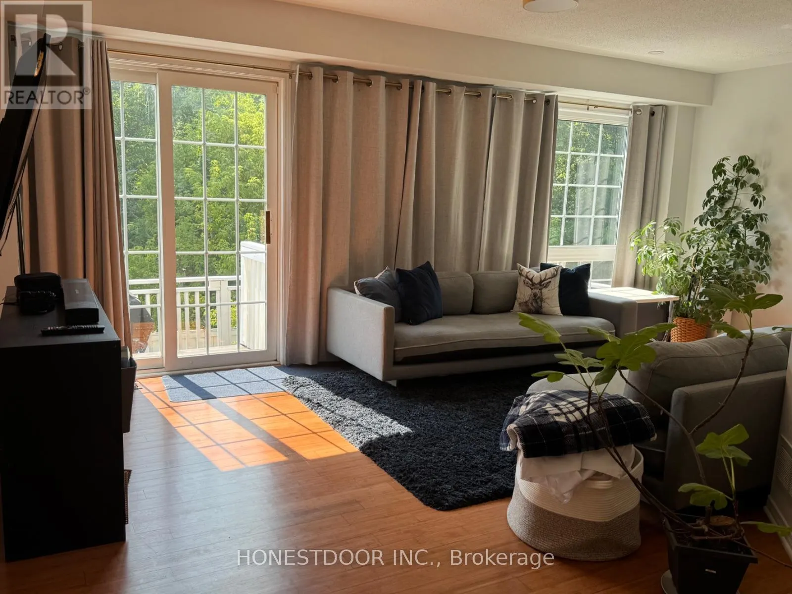 374 WISTERIA CRESCENT