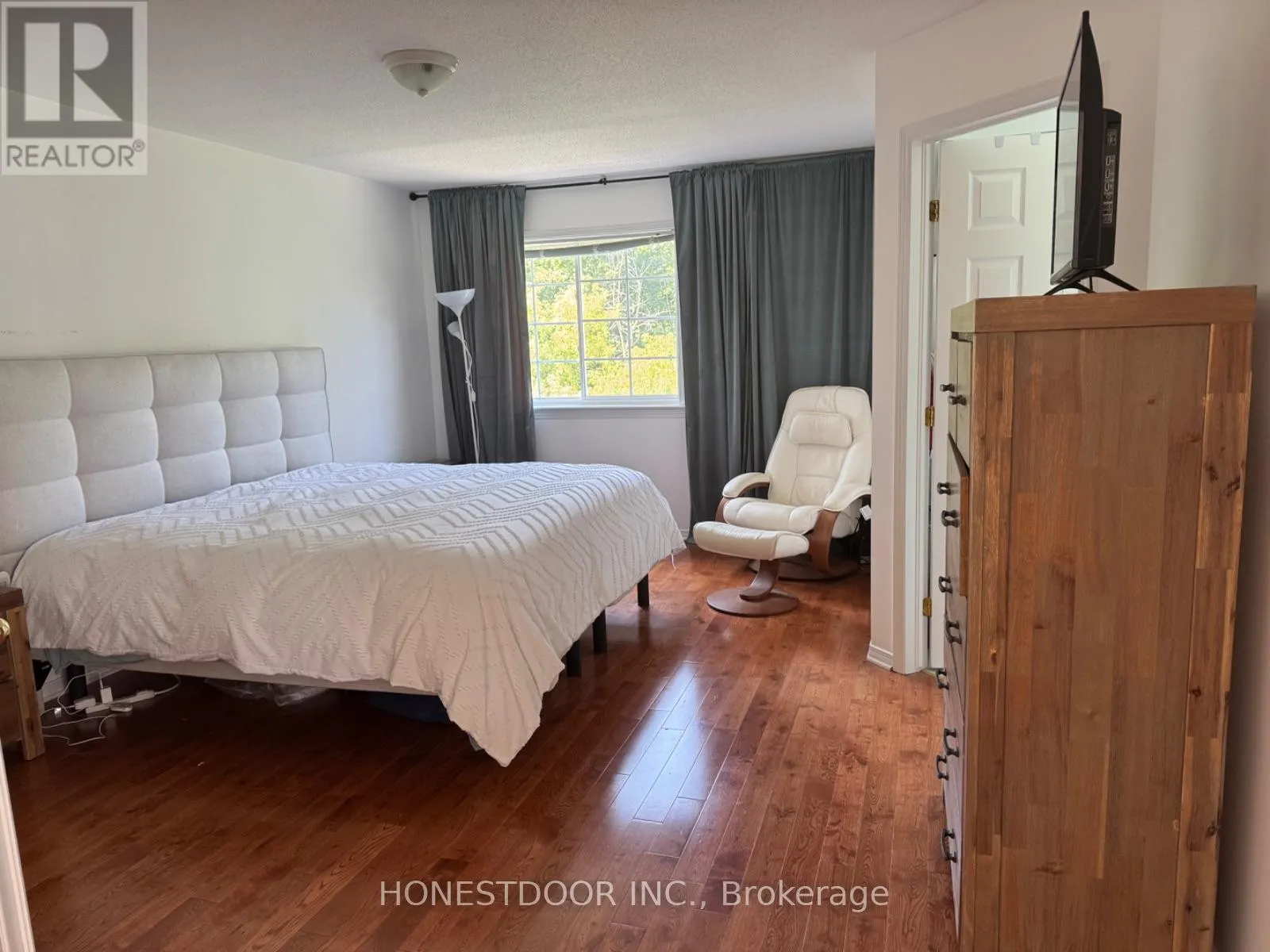 374 WISTERIA CRESCENT