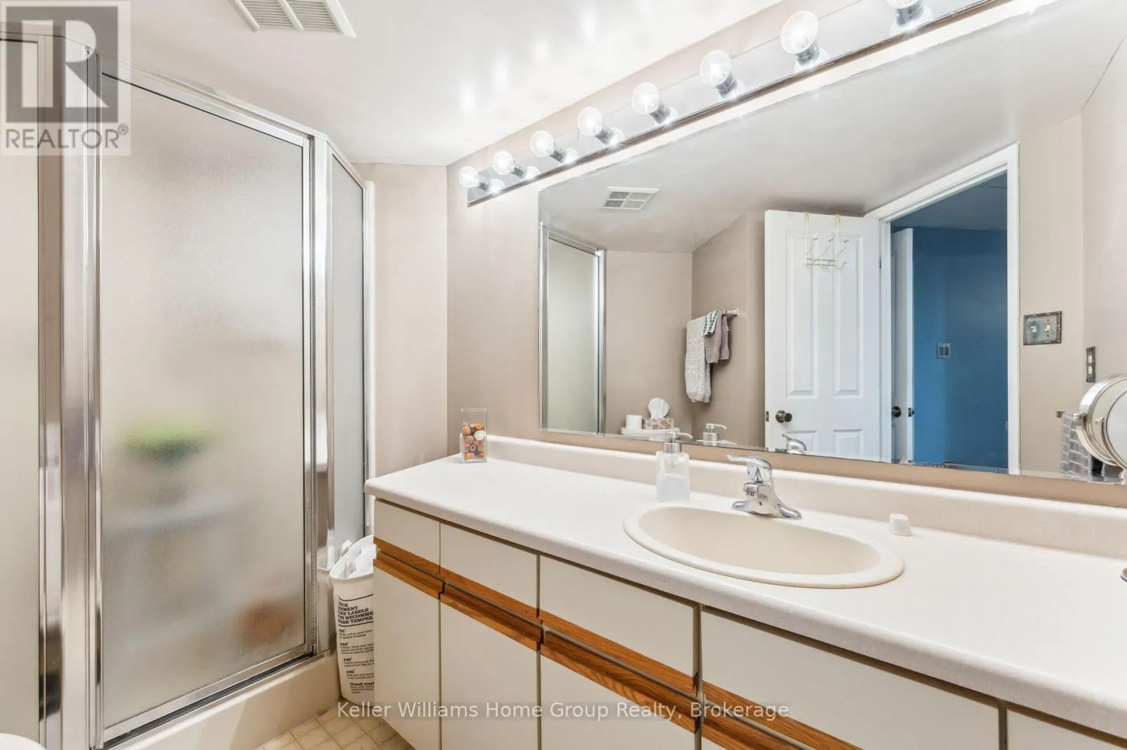 105 - 8 CHRISTOPHER COURT, #105