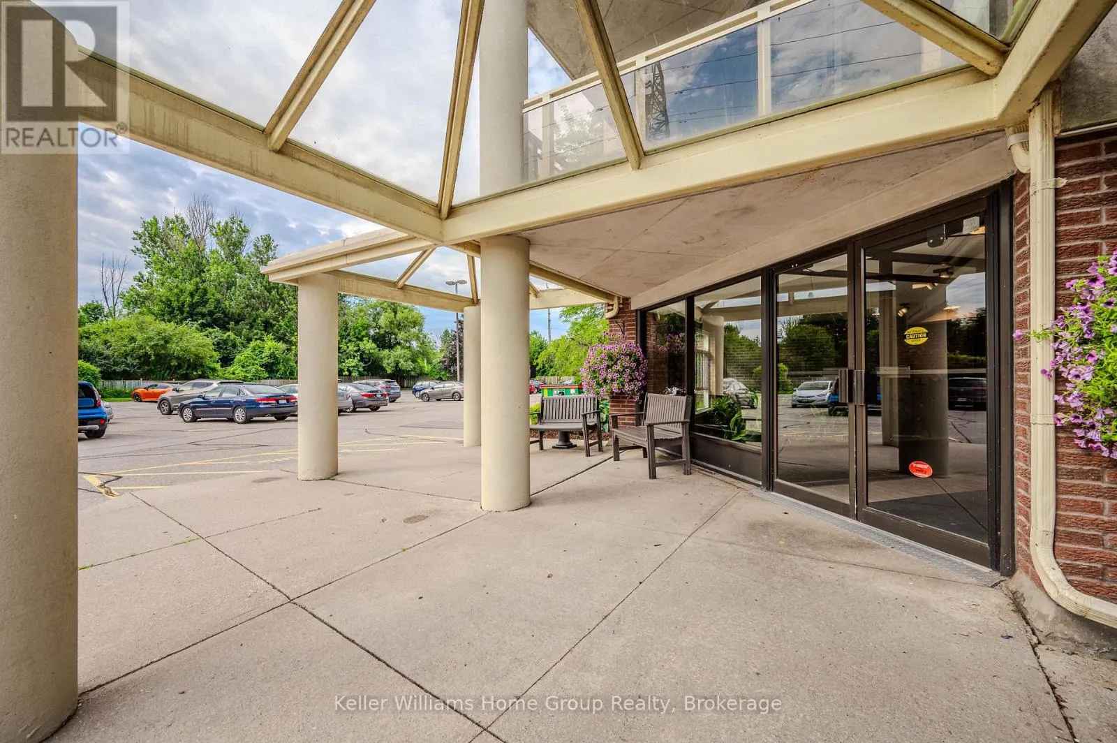 105 - 8 CHRISTOPHER COURT, #105