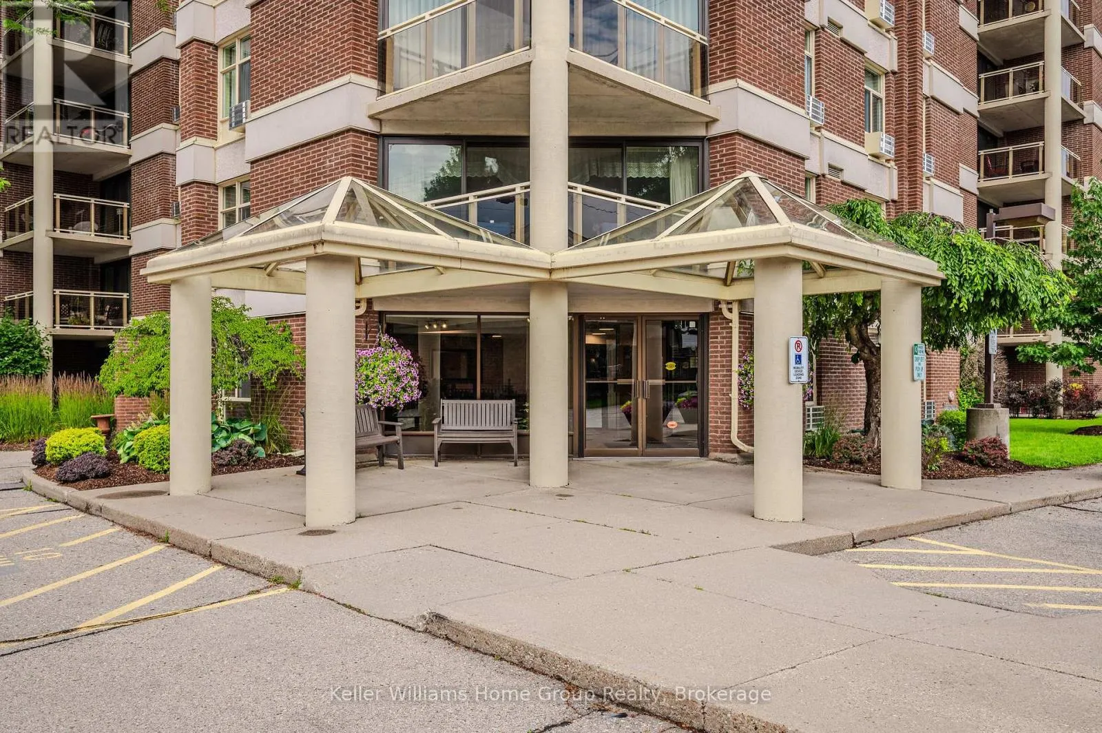 105 - 8 CHRISTOPHER COURT, #105