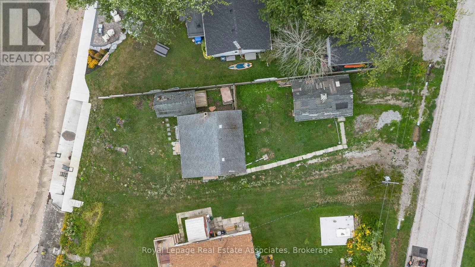 2580 LAKESHORE ROAD